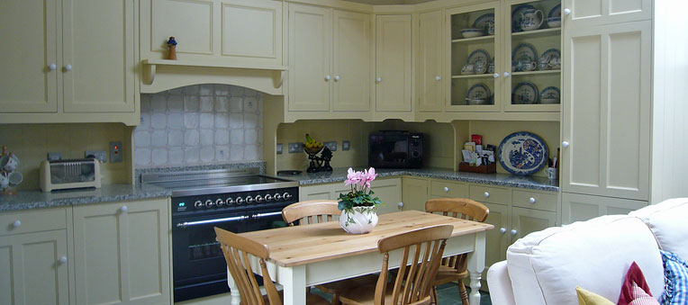 B And Q Kitchen1 Contemporary White & Cream Kitchen Design Ideas